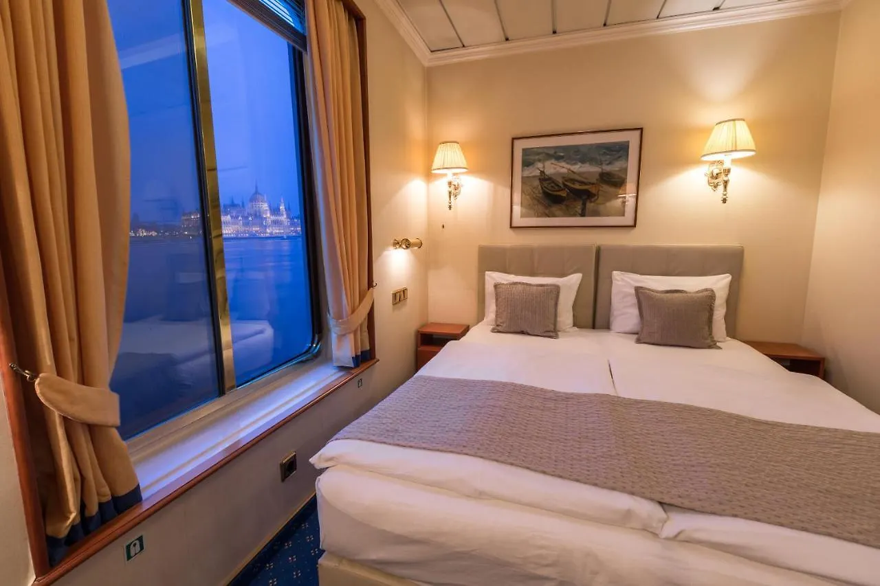 Onriver Hotels - Ms Cezanne Budapest 4*,